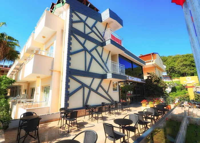 Mr Crane Kemer