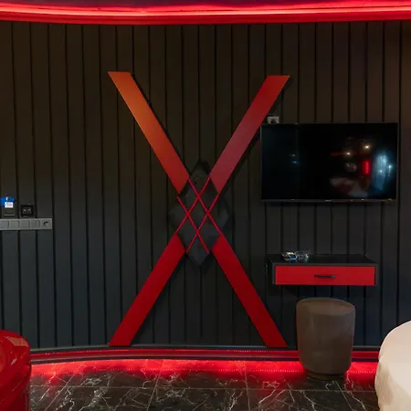 Mr Crane ホテル ケメル