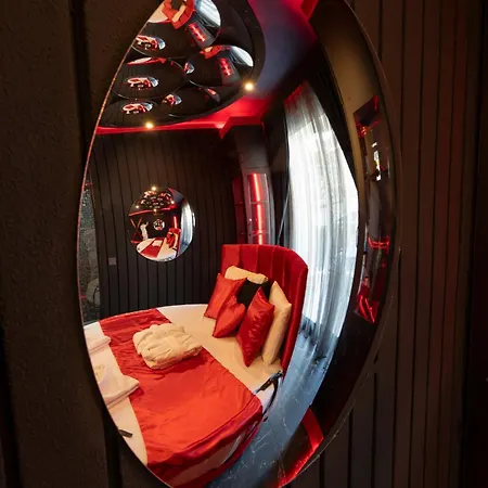 Mr Crane ホテル ケメル