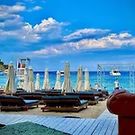 Hotel Mr Crane 3*